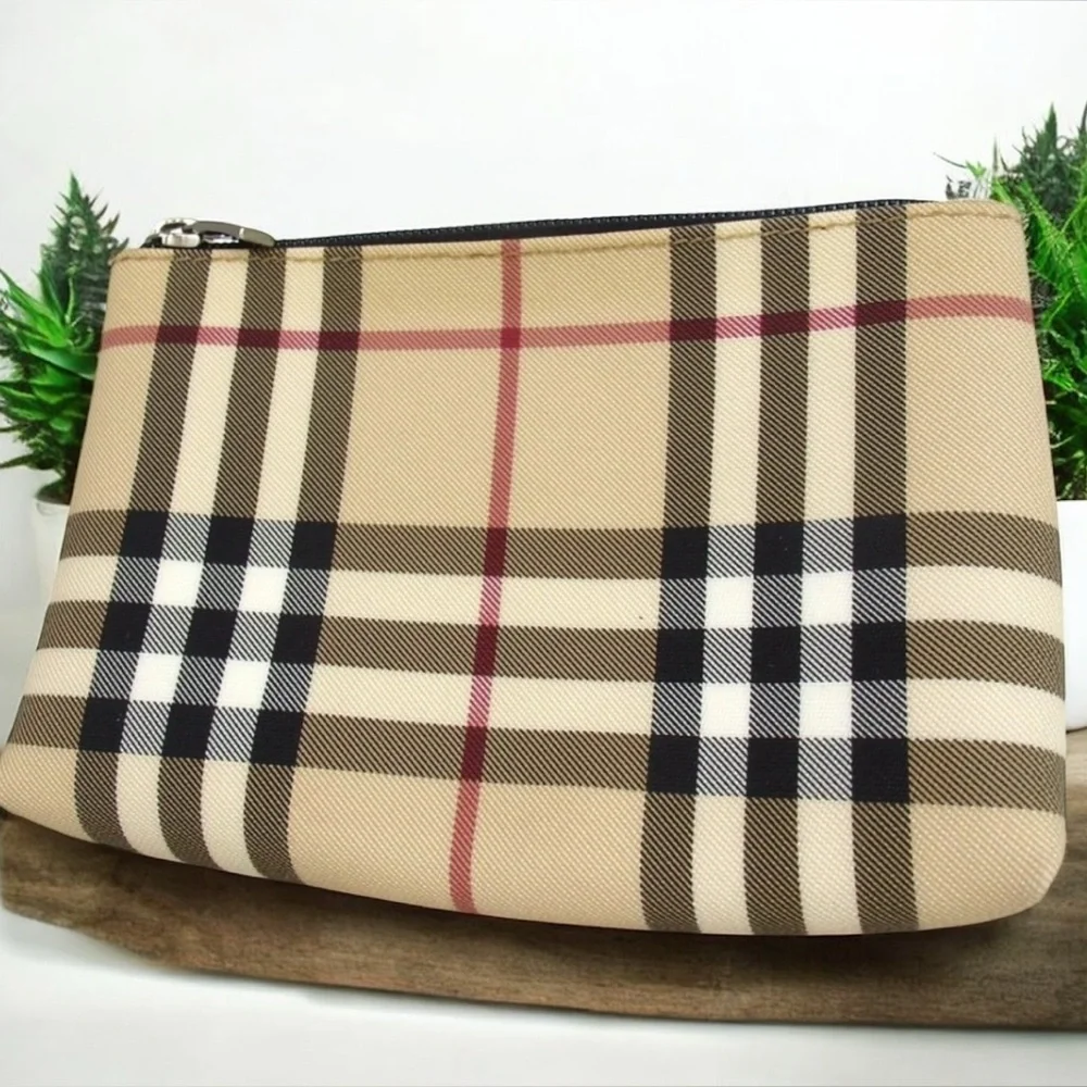 Burberry pre owned